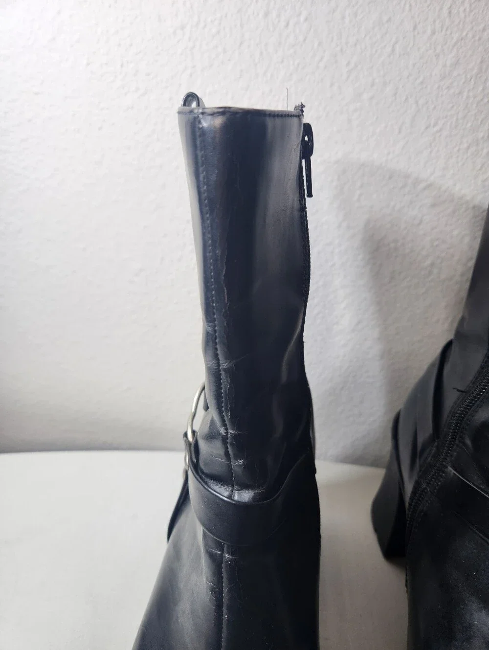Lower East Side |8| VTG Y2K Black Chunky Platform Boots w/Heart Harness Detail